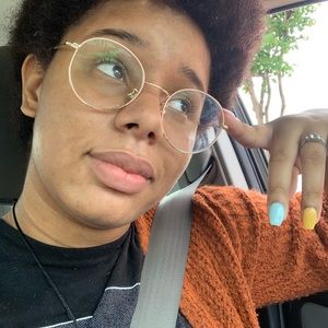 Meet your Posher, Celeste